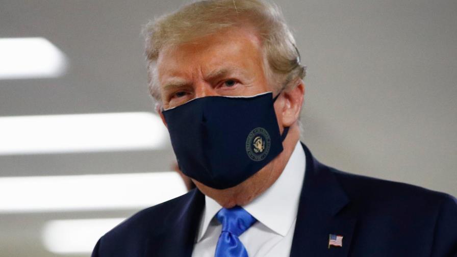 Trump cambia de tono ante la pandemia de coronavirus tras perder terreno en los sondeos