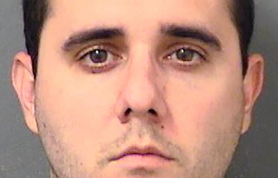 Arrestan a hombre en Florida por sacar un revólver cuando le pidieron usar tapabocas