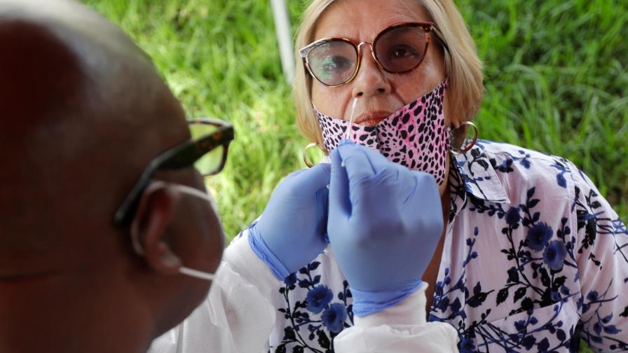 Investigadores de Harvard piden más pruebas imprecisas, pero rápidas y baratas para covid-19