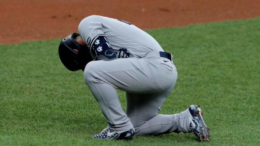 Gleyber Torres golpeado en el codo; no hay fractura