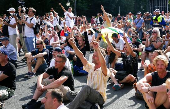 Berlín ve inaceptables las manifestaciones sin respeto a medidas de higiene Berlín ve inaceptables las manifestaciones sin respeto a medidas de higiene