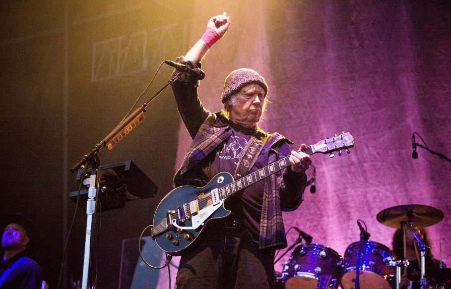 Neil Young denuncia a la campaña de Trump por utilizar sus canciones
