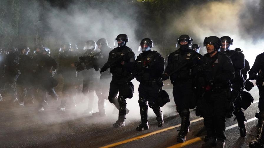 Recrudecen los choques entre manifestantes y policía en Portland