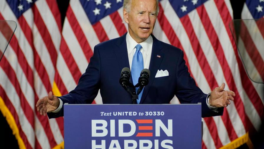 Biden busca sacar ventaja electoral tras polémica de Trump por el coronavirus