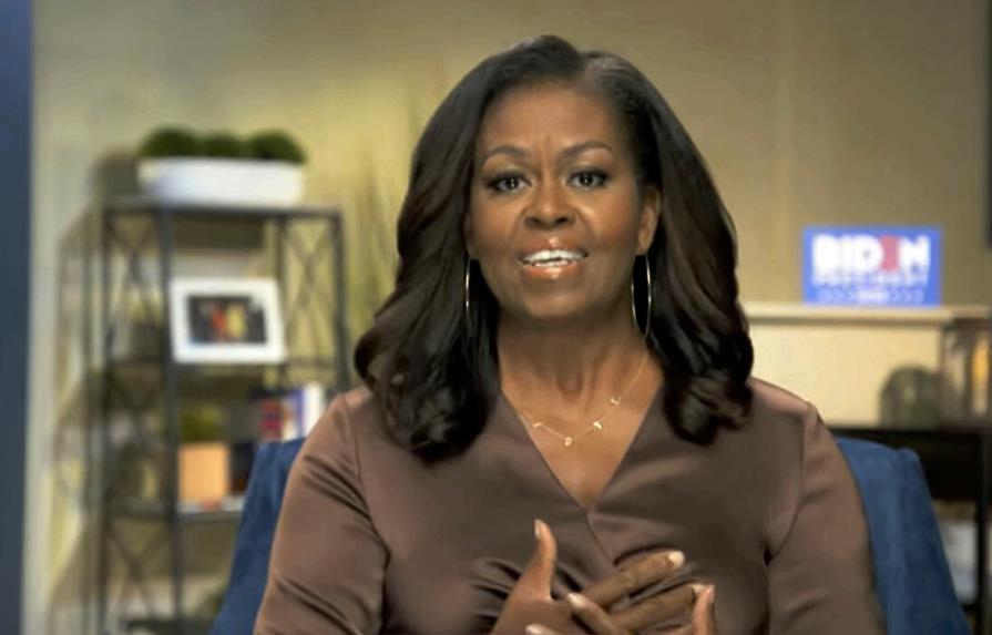 Michelle Obama abre cónclave demócrata para confirmar a Biden, Trump busca aguar la fiesta