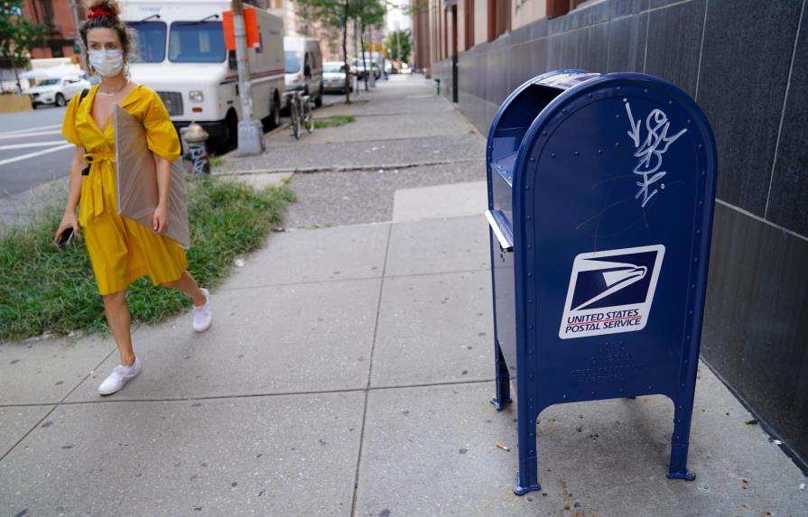 Legisladora demócrata promete pelear para salvar el servicio postal de EE.UU.