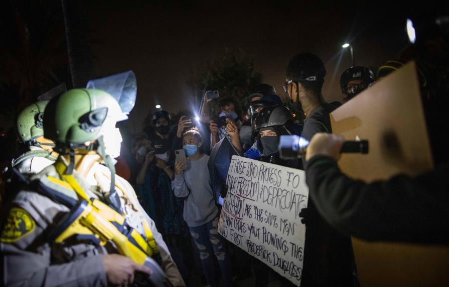 Protestas en Los Ángeles tras muerte de hombre negro a manos de la policía