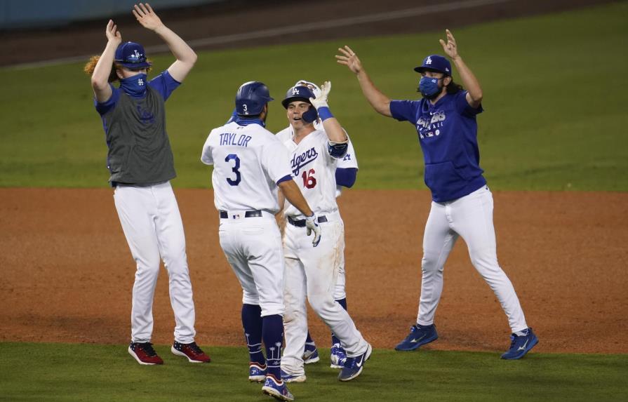 Los Dodgers ganan a los Diamondbacks en el 10mo