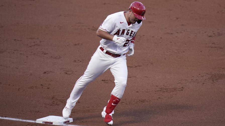 Trout da su jonrón 300 e impone marca en Liga Americana