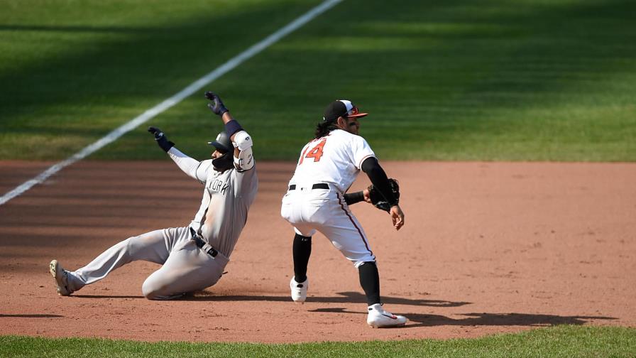 Miguel Andújar, de 4-3 con triple, pero los Yanquis cayeron otra vez