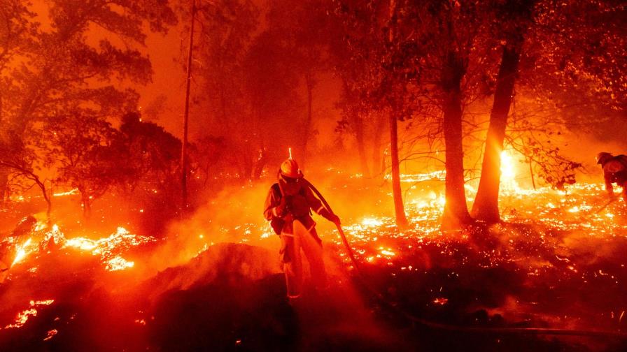 Decenas de incendios en el oeste de EE.UU. se cobran la vida de 7 personas Decenas de incendios en el oeste de EE.UU. se cobran la vida de 7 personas