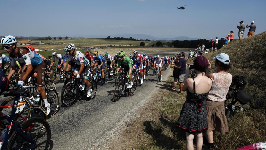 Público limitado en Campos Elíseos para final del Tour Público limitado en Campos Elíseos para final del Tour