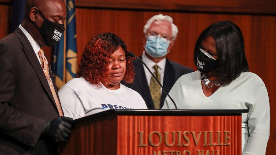 Millonaria indemnización por muerte de mujer negra a manos de Policía en EEUU