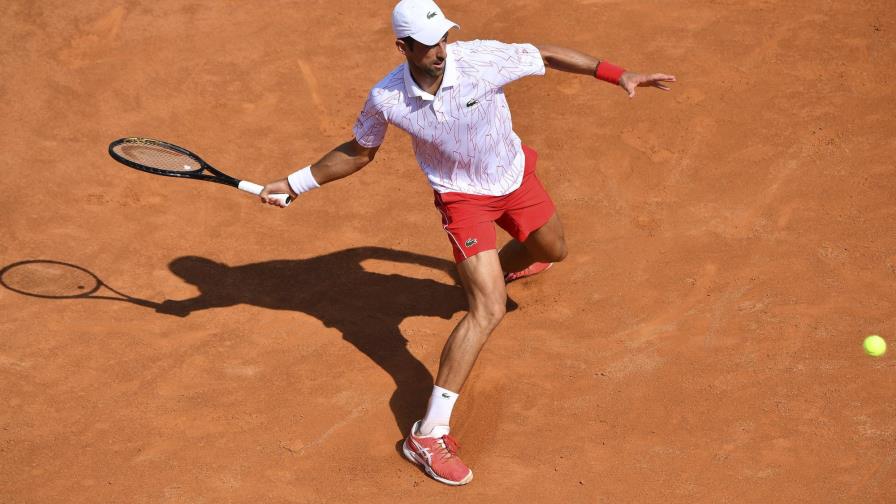 Los favoritos Djokovic y Halep avanzan a octavos en Roma