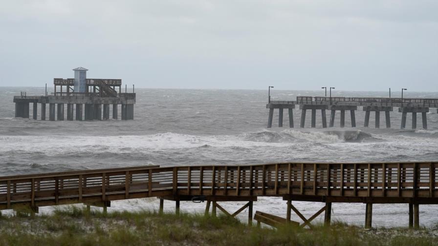 Sally se reduce a tormenta tropical y provoca inundaciones catastróficas