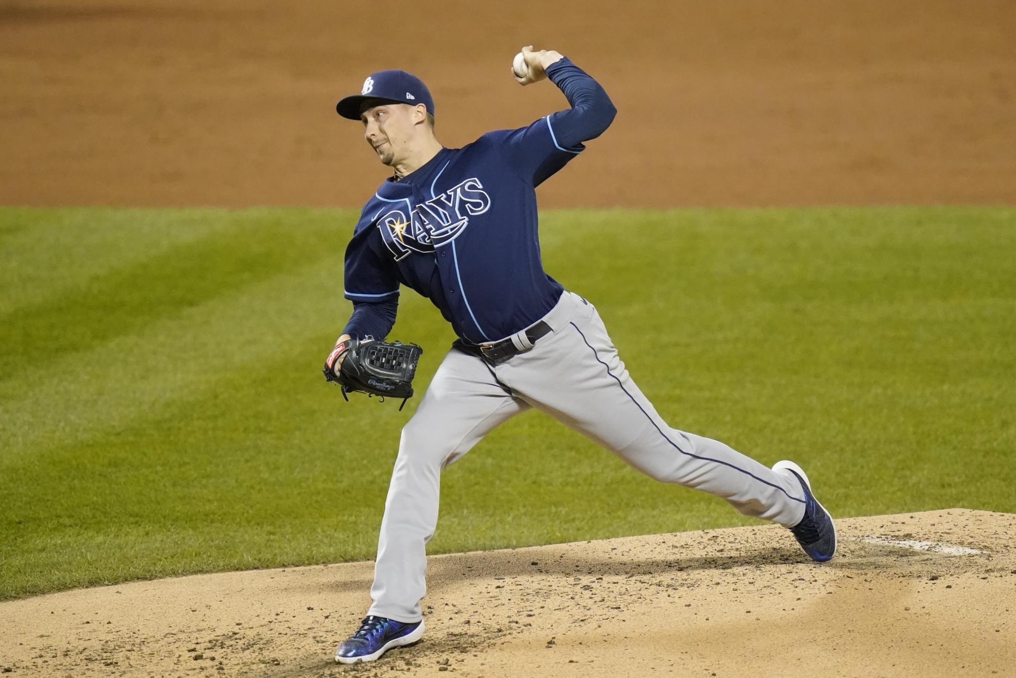 El zurdo Blake Snell, que sube al montículo por los Rays de Tampa contra los Yankees de Nueva York, tuvo marca de 4-2 y efectividad de 3.24 en la ronda regular. (AP/Frank Franklin II)
