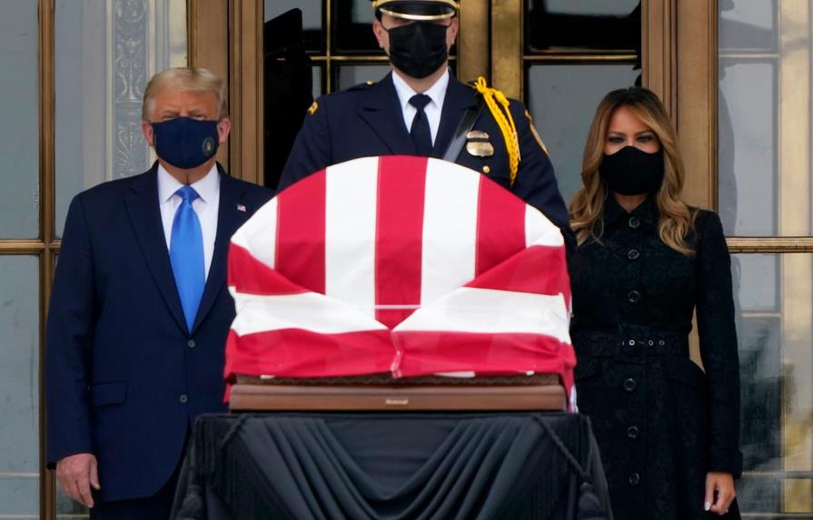 Abuchean a Trump durante los funerales de la jueza Ginsburg en la Corte Suprema