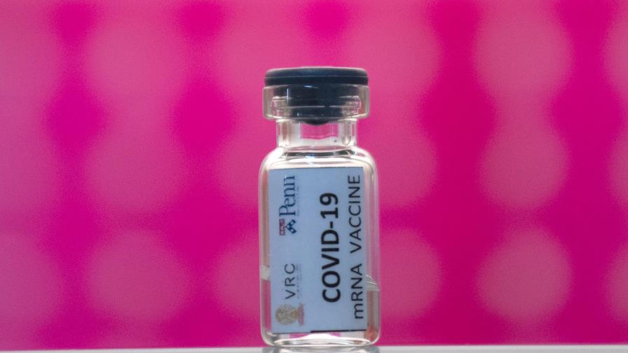 Pfizer asegura que la política no afectará el desarrollo de la vacuna