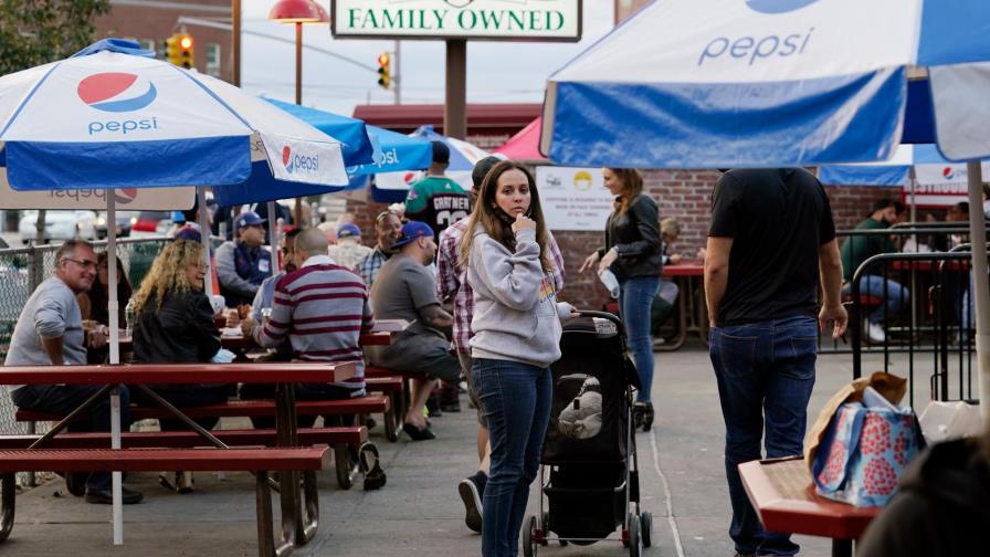 Nueva York anuncia el cierre de colegios en las zonas con brotes de Covid