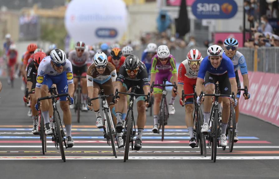 Arnaud Démare se impone en el primer esprint del Giro-2020