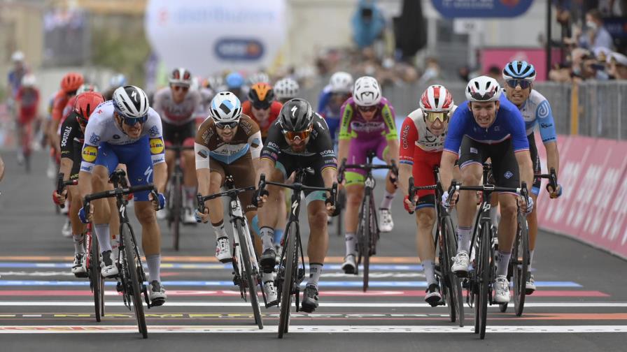 Arnaud Démare se impone en el primer esprint del Giro-2020