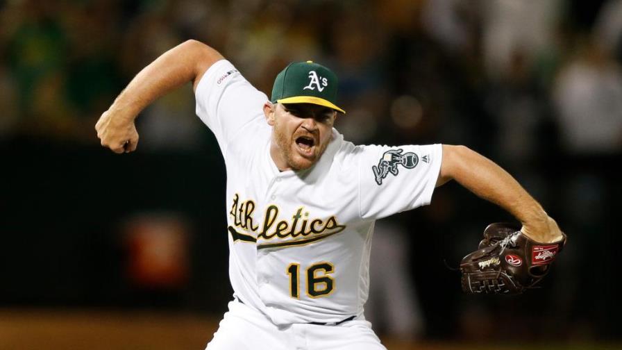 Liam Hendricks y Devin Williams son los Relevistas del Año en las Grandes Ligas