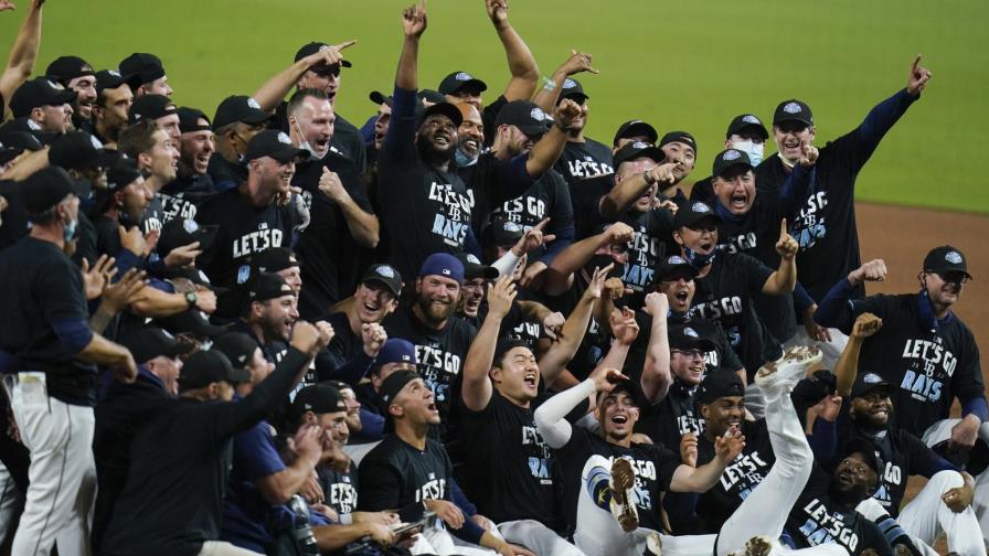 Los Rays celebraron tras el partido con New York, New York de Sinatra