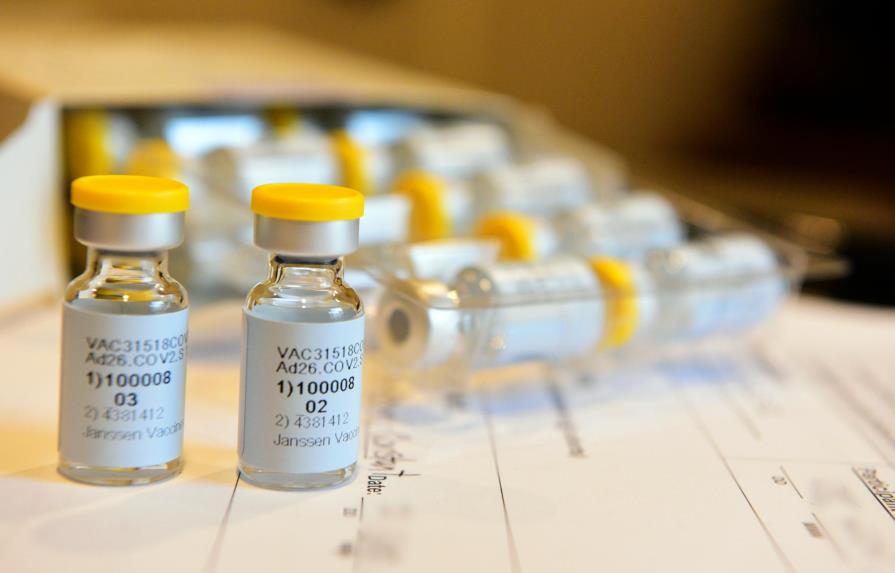 Moderna impulsa las esperanzas de tener una vacuna en diciembre 