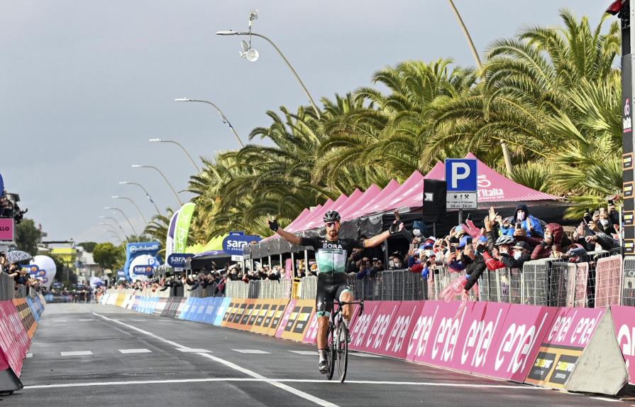 Peter Sagan gana en solitario la 10ª etapa del Giro de Italia