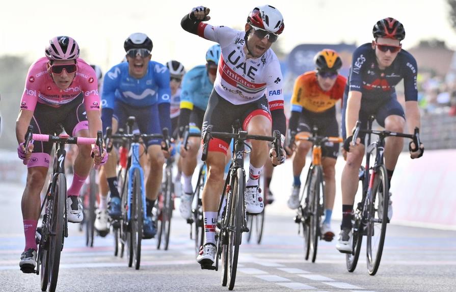 Giro de Italia: Ulissi gana al esprint a Almeida, que refuerza su maglia rosa