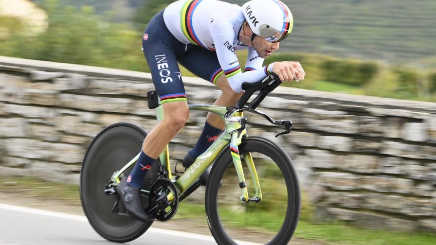 Filippo Ganna conquista la crono de la 14ª etapa del Giro, Almeida sigue líder