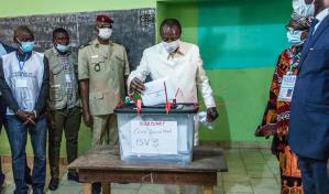 Alpha Cond&eacute;, el aut&oacute;crata que presume de democracia en Guinea-Conakri