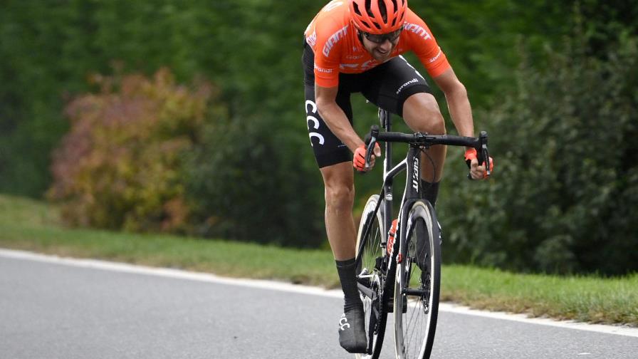 Josef Cerny gana en Asti la etapa de la rebelión del pelotón