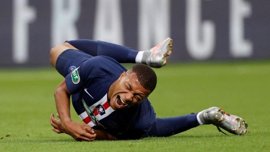 Kylian Mbappé lesionado, baja para el PSG en el partido conta Leipzig
