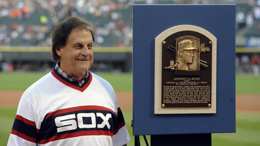 Tony La Russa es acusado de conducir intoxicado