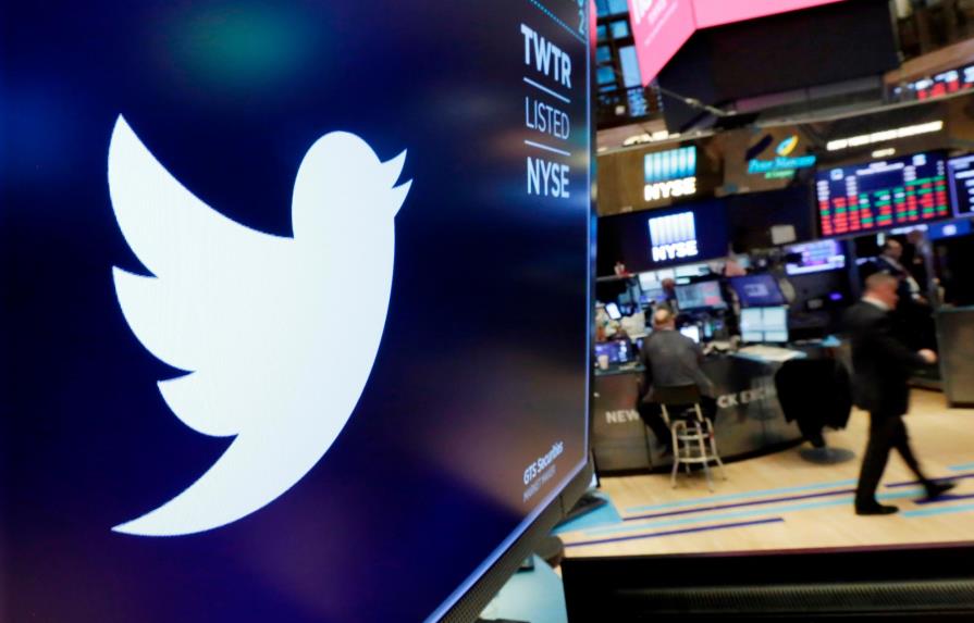 Twitter bloquea a un alto cargo del Gobierno Trump por mensaje sobre el muro
