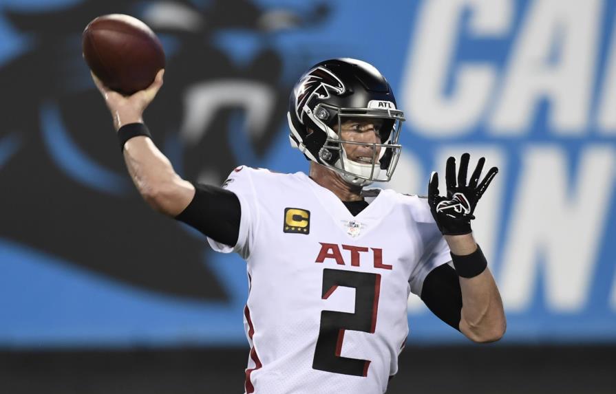 Falcons se aferran y vengan derrota ante Panthers