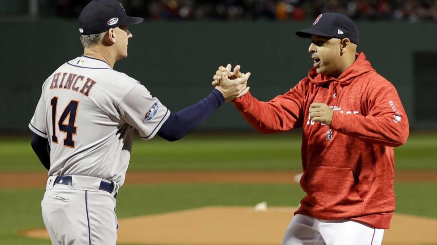 Alex Cora inicia ruta de regreso a los Medias Rojas de Boston
