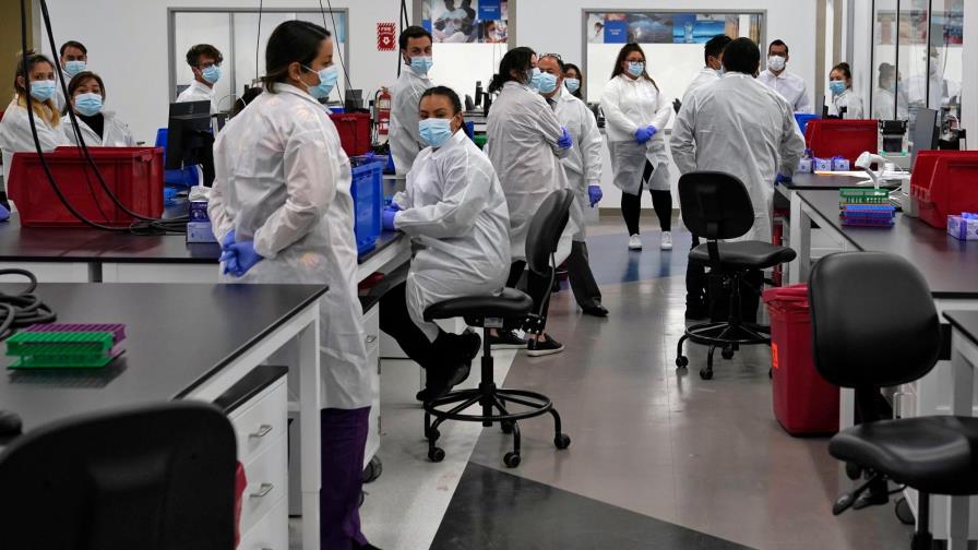 EEUU entra en la tercera ola de la pandemia con 140,000 casos diarios