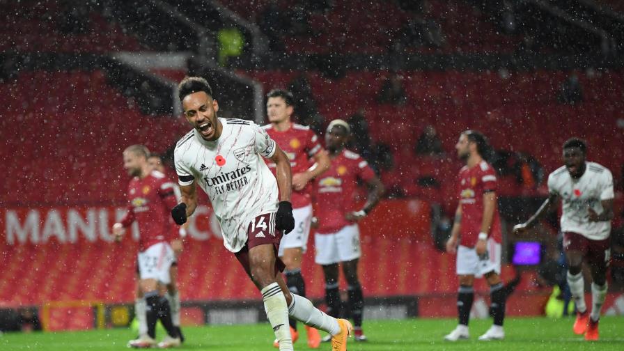 Arsenal triunfa en Old Trafford por la Premier tras 14 años