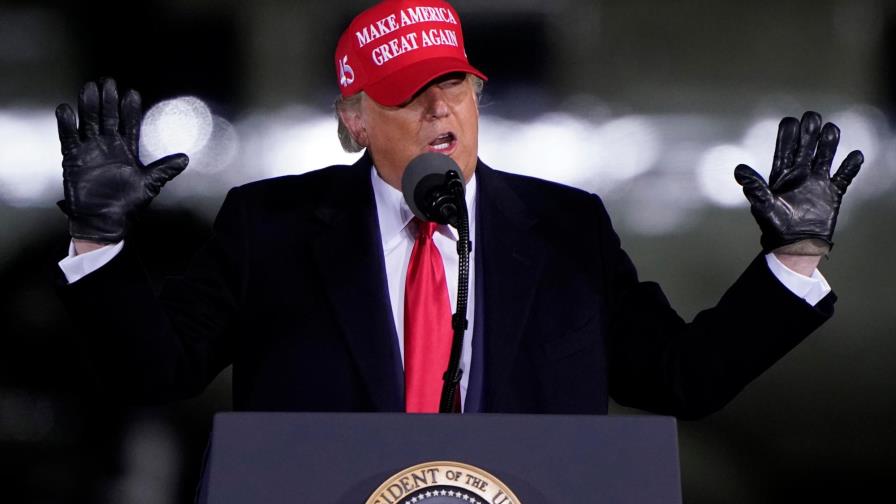 Trump se lanza a frenético final de campaña para intentar revertir encuestas