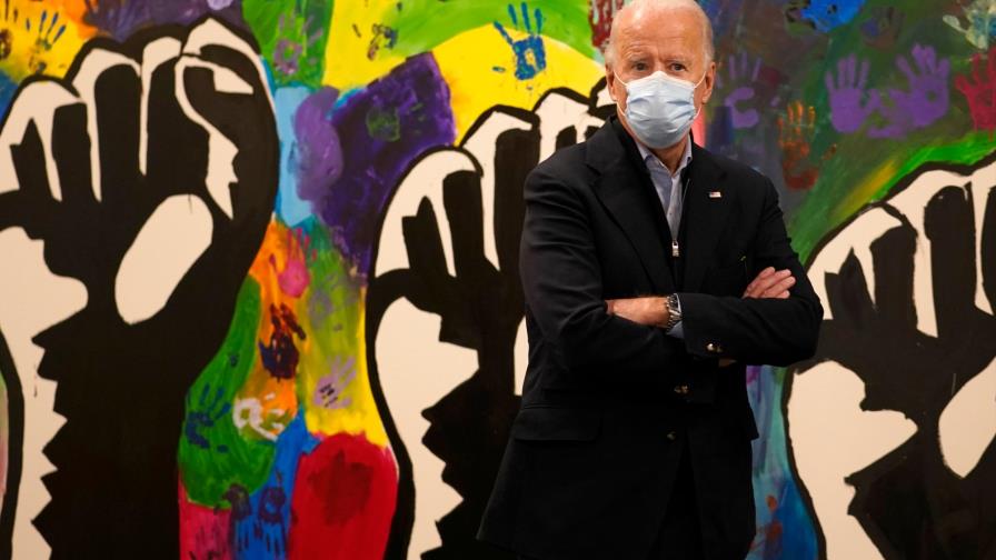 Biden gana en toda la costa oeste de EE.UU., según proyecciones de medios