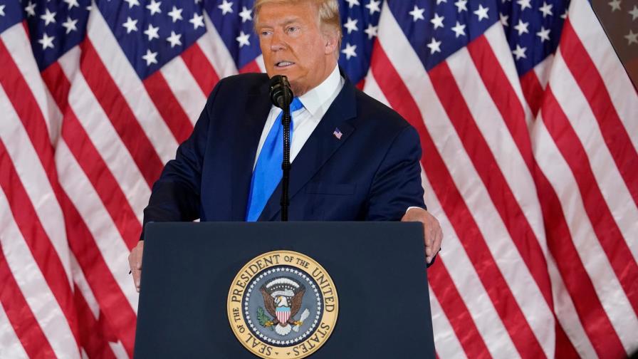Trump se autoproclama ganador en cuatro estados clave sin datos definitivos