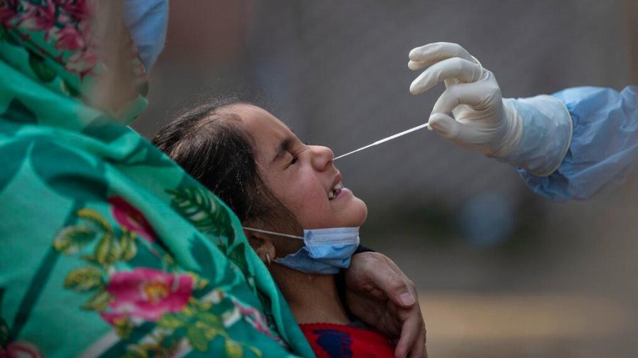 OMS: Vacuna para frenar la pandemia es urgente, pero no resolverá sus causas