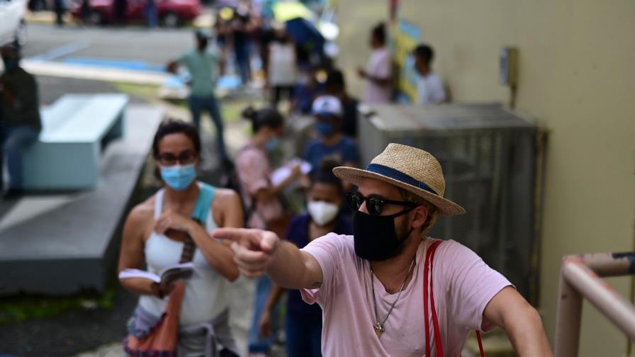 Puerto Rico impone medidas más restrictivas ante el aumento de casos de COVID