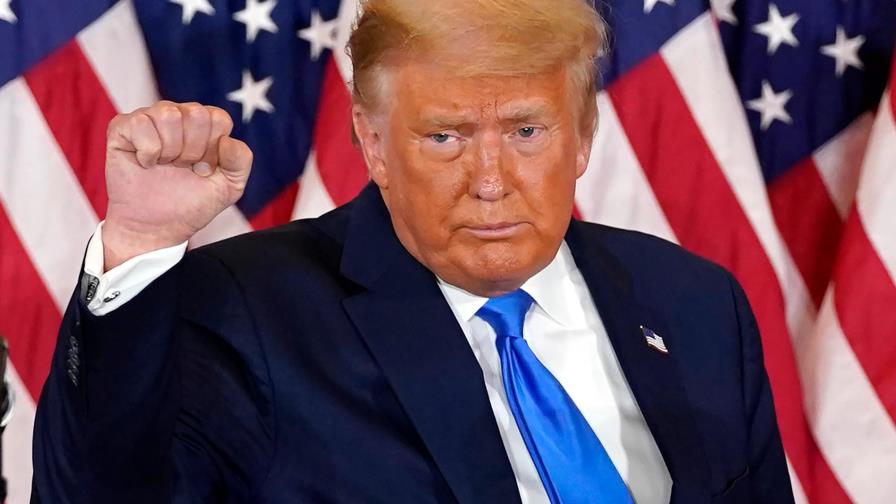 Trump pide a la justicia suspender el conteo de votos en Michigan, dice director de campaña