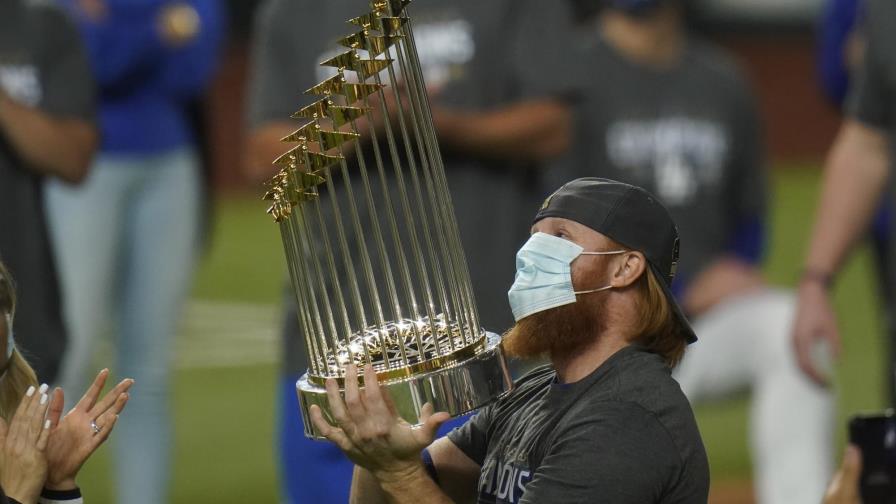 Justin Turner, de las pocas interrogantes de los Dodgers de Los Ángeles