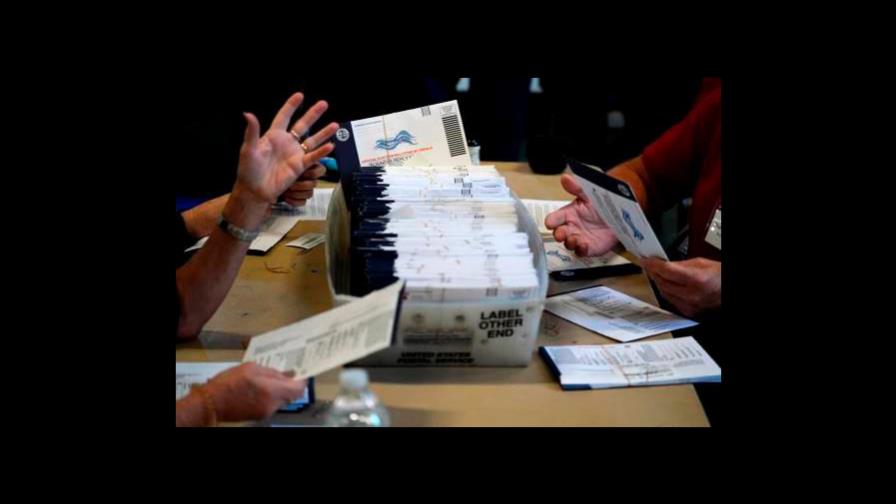 Campaña de Trump pide parar el conteo en Pensilvania y logra pequeño triunfo