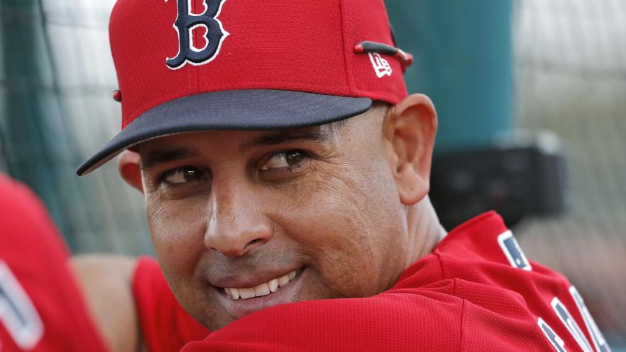 Alex Cora regresa como mánager de los Medias Rojas de Boston
