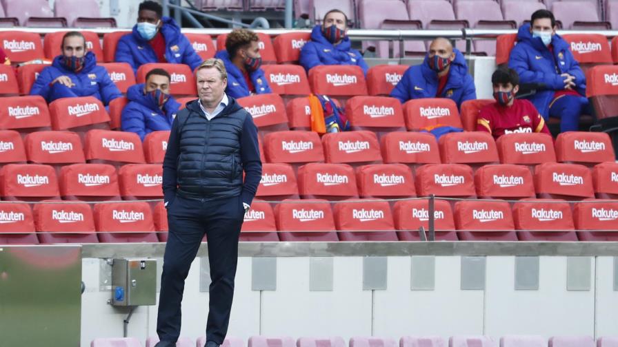 Lionel Messi en el banquillo contra el Betis